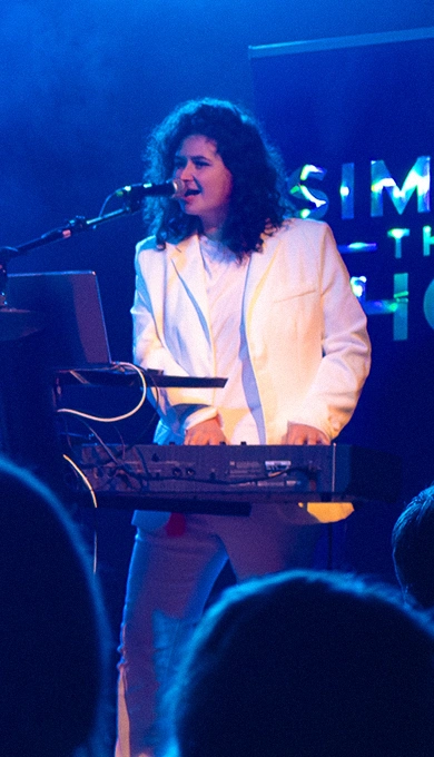 Jitka Nestřebová – klávesy kapely Simply The Show