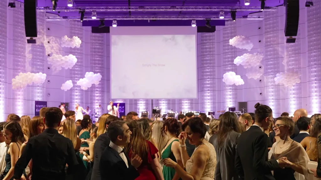 Kapela Simply The Show a reprezentační ples Univerzity Tomáše Bati ve Zlíně (UTB)