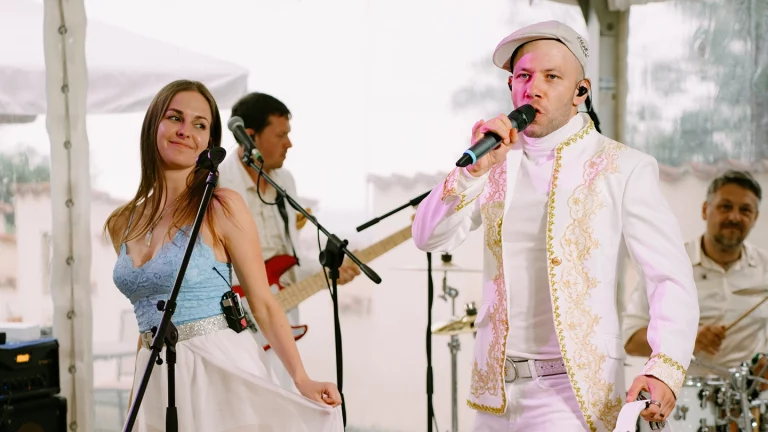 Kapela Simply The Show: svatba v Hotelu Štekl u zámku Hluboká nad Vltavou