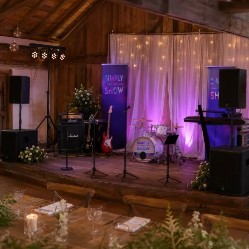 simply_the_show_svatba_stage_ctverec