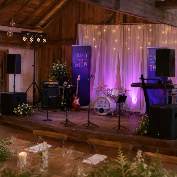 simply_the_show_svatba_stage_ctverec
